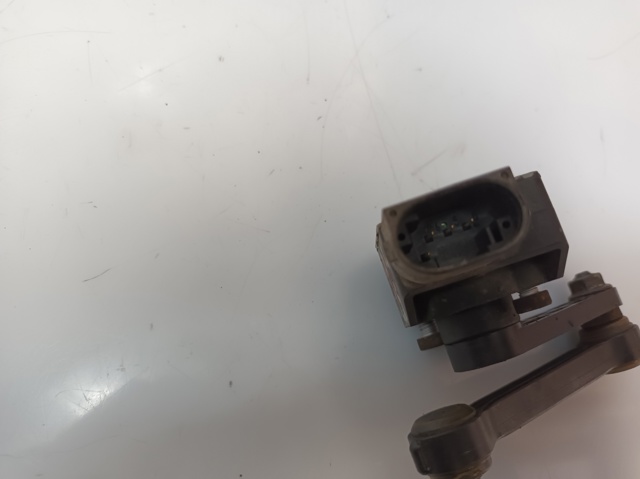 7L0616571B Sensor de nivel de carrocería trasero  comprar en Zaragoza