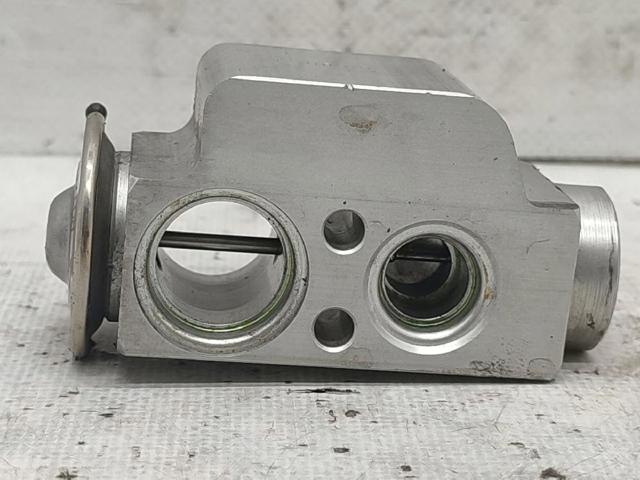 7L0820679A Válvula TRV del aire acondicionado  en stock Granada