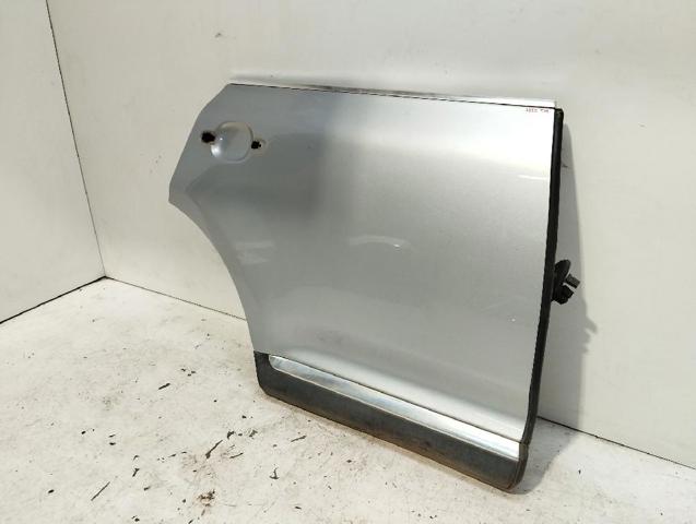 VAG 7L0833056M Puerta trasera derecha  disponible España