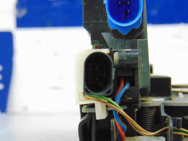 7L0839015B VAG Cerradura de puerta trasera izquierda  disponible Alicante