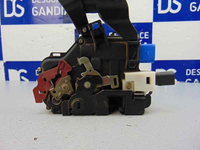 7L0839015B Cerradura de puerta trasera izquierda  disponible Utrera