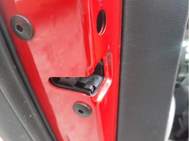 Cerradura puerta trasera izquierda para volkswagen golf v 1.4 tsi blg 7L0839015D
