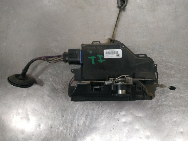 7L0839015D VAG Cerradura de puerta trasera izquierda  disponible Ourense