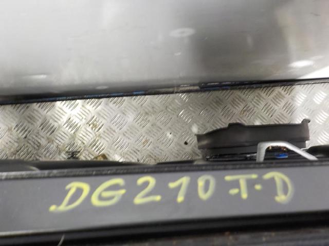 VAG 7L0839462D Mecanismo de elevalunas de la puerta trasera derecha  en stock Terrassa