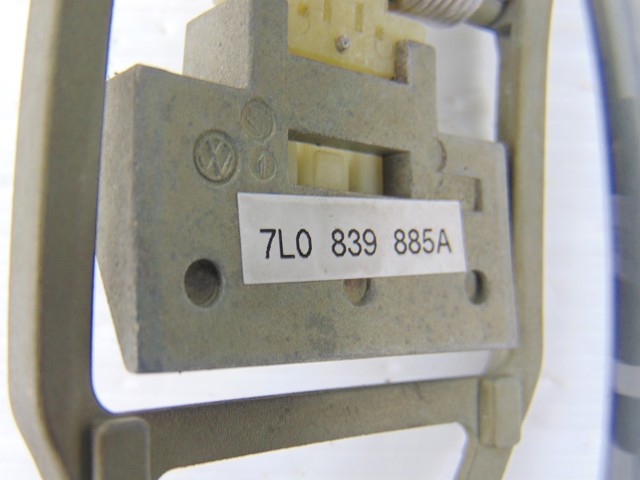 7L0839885A Soporte de manija exterior de puerta trasera izquierda  en stock Sabadell