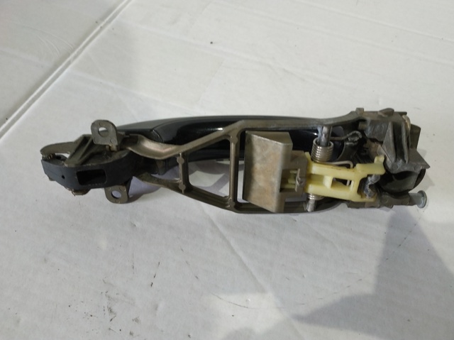 7L0839885A Soporte de manija exterior de puerta trasera izquierda  disponible Utrera