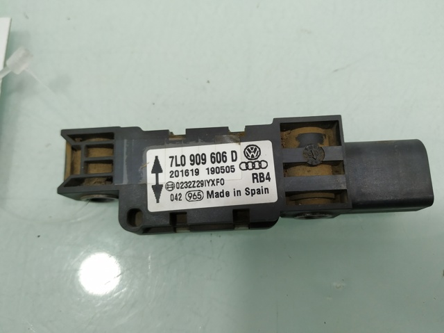 7L0909606D VAG