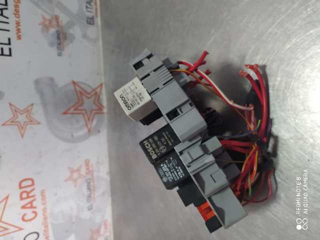 Caja reles para Audi Q7 (4LB)