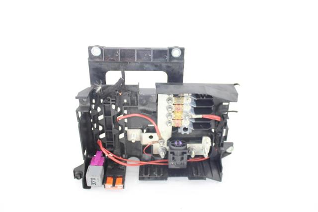 7L0937548C VAG Caja de fusibles trasera interior  en stock Gandía