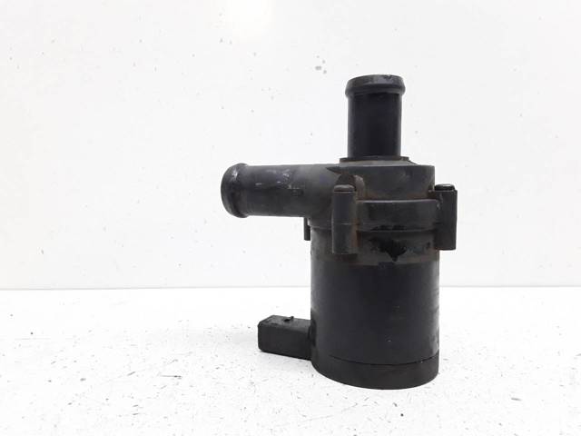 VAG 7L0965561 Bomba de agua eléctrica auxiliar  disponible Valladolid