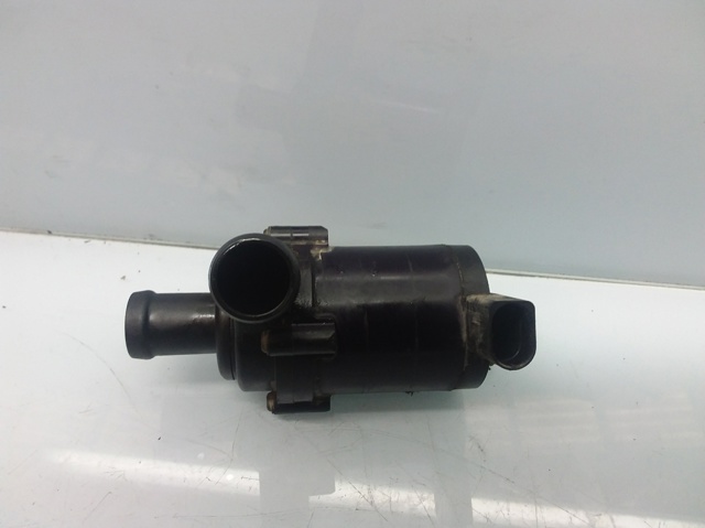 7L0965561L Bomba de agua eléctrica auxiliar  disponible Burgos