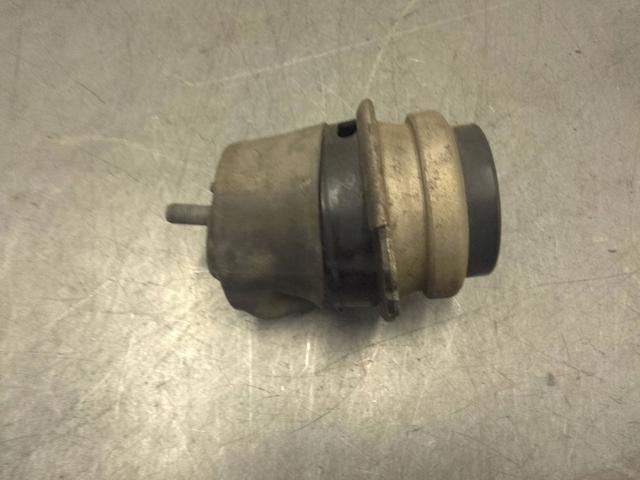 Soporte de motor izquierdo 7L6199131C VAG