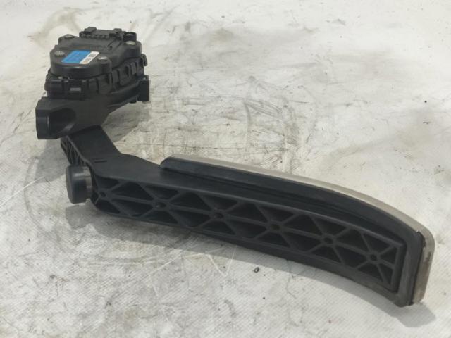 7L6723507 Pedal del acelerador  en stock Sabadell