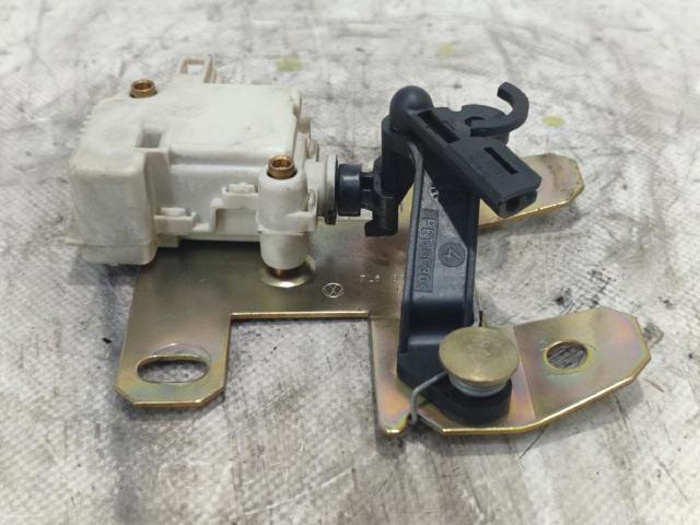 7L6827425 Motor de apertura/cierre del cierre del maletero (puerta trasera 3/5)  comprar en Reus