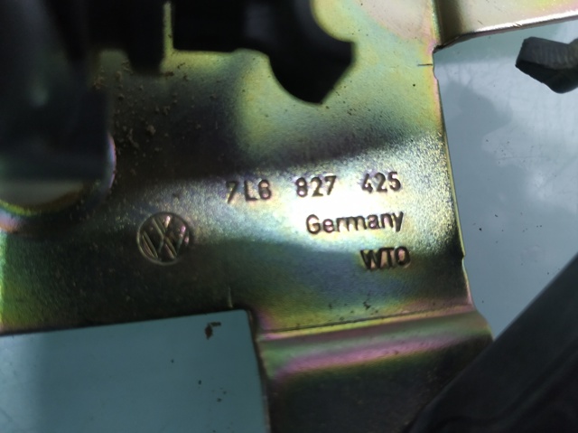 7L6827425 Motor de apertura/cierre del cierre del maletero (puerta trasera 3/5)  disponible Burgos