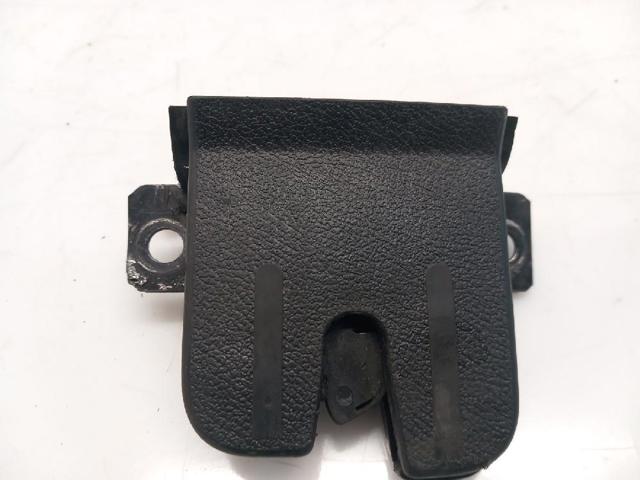 7L6827505 Cerradura de tapa de maletero  disponible Burgos