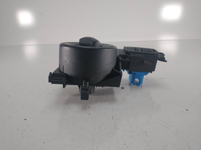 7L6858903T VAG