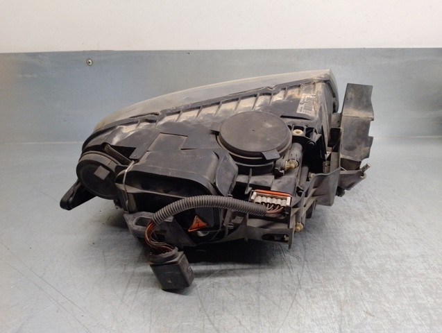 7L6941015BK VAG Faro izquierdo  en stock Córdoba
