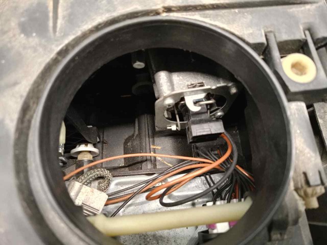 7L6941015BK Faro izquierdo  en stock Castellón