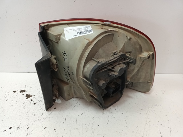7L6945095K Piloto trasero exterior izquierdo  en stock Sabadell