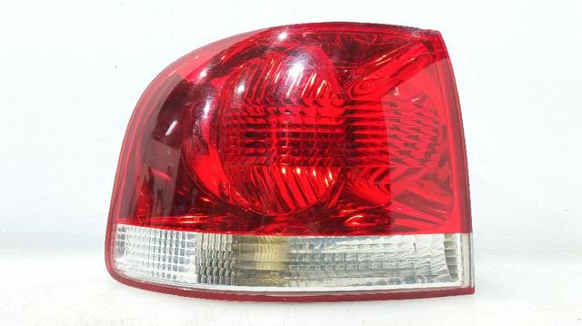 7L6945095P Piloto trasero exterior izquierdo  en stock Granada