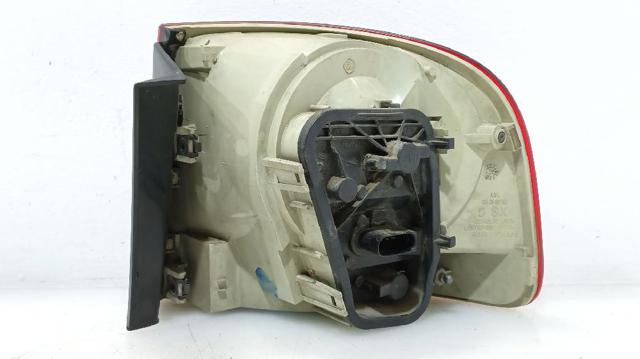 7L6945095P Piloto trasero exterior izquierdo  en stock Sabadell