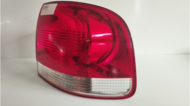 7L6945096K VAG Piloto trasero exterior derecho  disponible Vigo