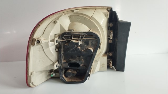 7L6945096K Piloto trasero exterior derecho  comprar en Pontevedra