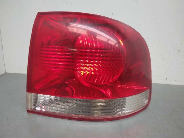 7L6945096K VAG Piloto trasero exterior derecho  disponible Ourense