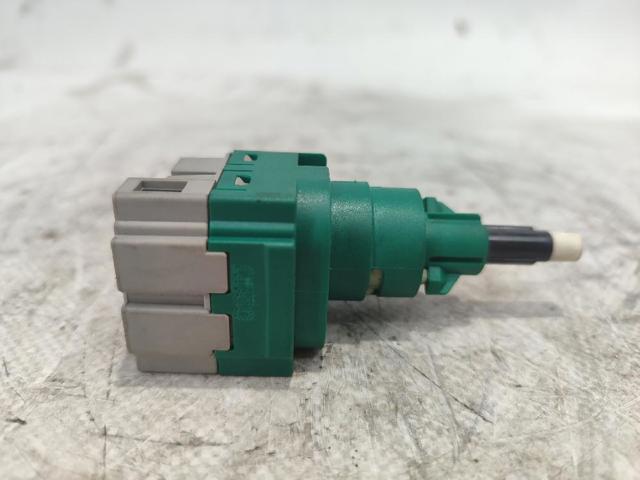 VAG 7L6945511 Interruptor de luz de freno  en stock Salamanca