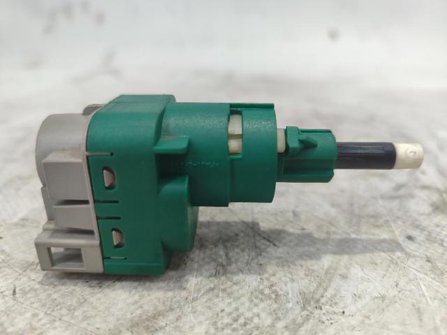 VAG 7L6945511 Interruptor de luz de freno comprar Pamplona