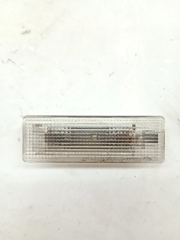 7L6947101A Luz de cortesía del maletero  en stock Sabadell