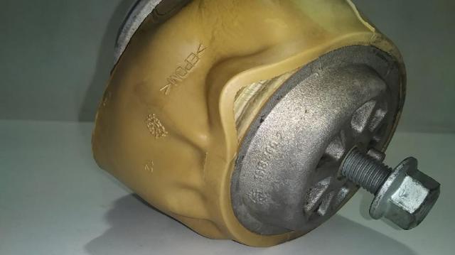 7L8199131A Soporte de motor, Izquierda / Derecha  en stock Granada