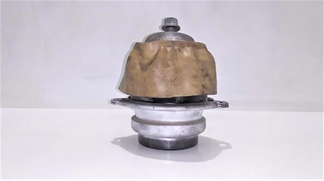 7L8199131A Soporte del motor izquierdo/derecho  disponible Málaga