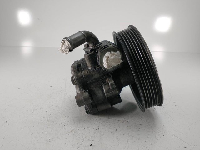 7L8422154 Bomba de dirección asistida  disponible Utrera