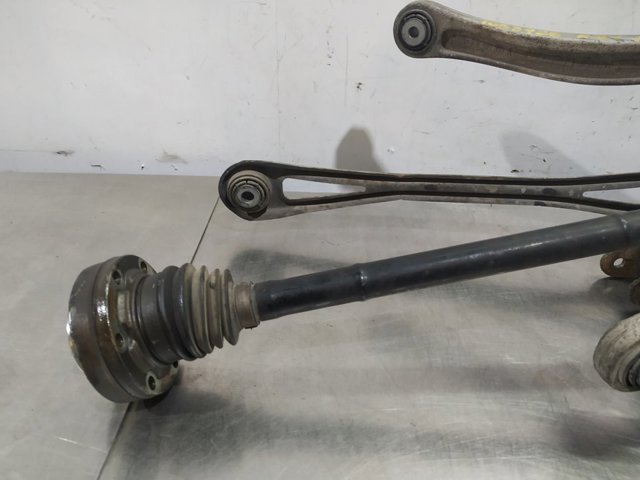 VAG 7L8505435 Mangueta trasera izquierda  en stock Salamanca
