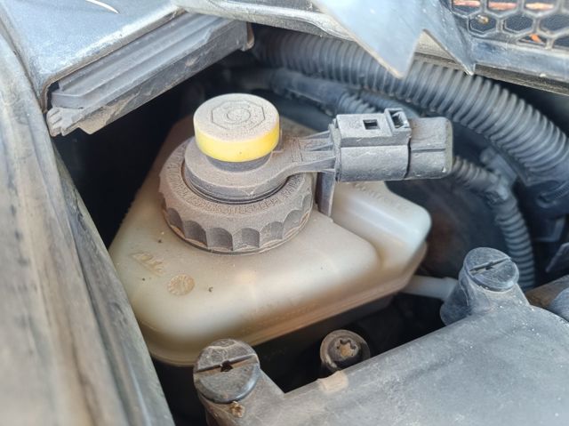 Cilindro maestro de frenos 7L8611019F VAG