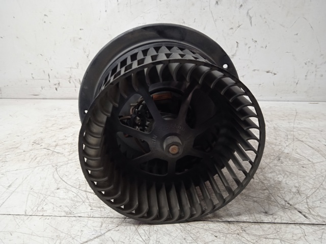 7M0819021 Motor del ventilador trasero del calefactor  disponible Utrera