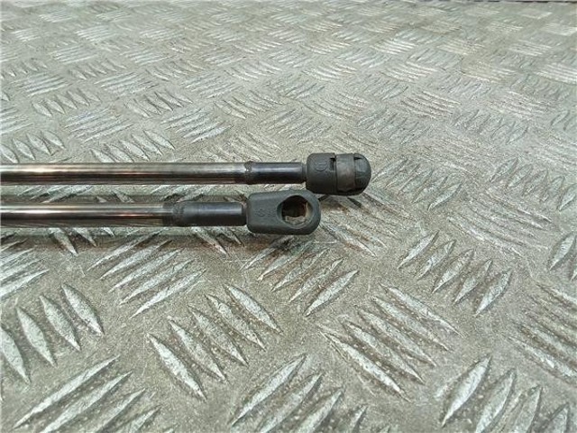 7M0827550G Amortiguador maletero  en stock Sabadell