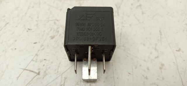 VAG 7M0951253A Relé ventilador comprar Barcelona