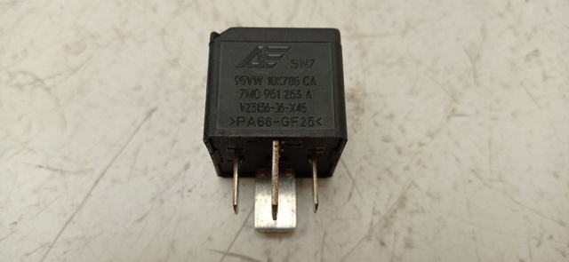 7M0951253A Relé del ventilador  disponible Málaga