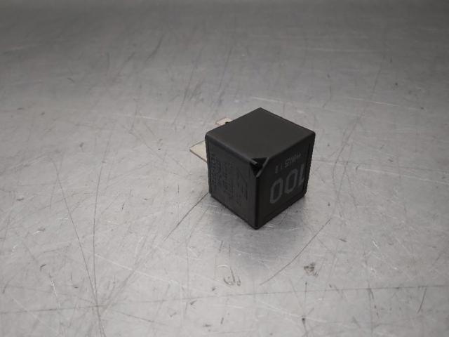 VAG 7M0951253A Relé ventilador  en stock Valencia