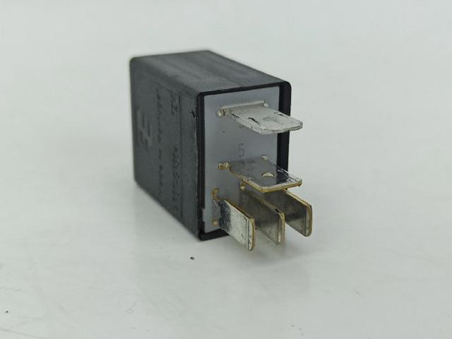 7M0951253C Relé eléctrico multifuncional  en stock Sabadell