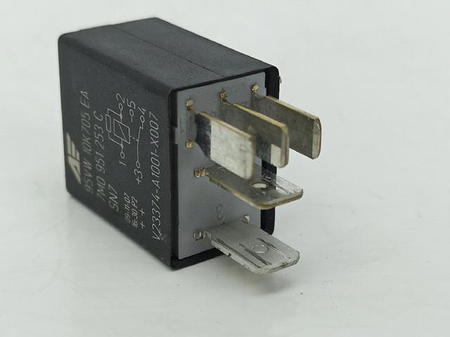 7M0951253C Relé eléctrico multifuncional  disponible Málaga