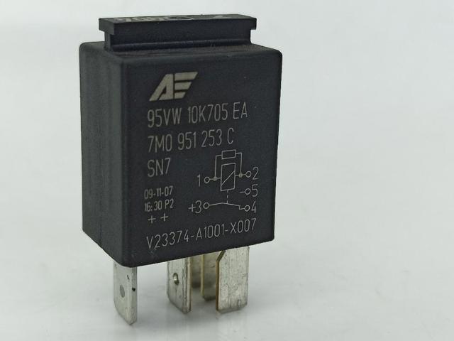 7M0951253C Relé eléctrico multifuncional  disponible Utrera