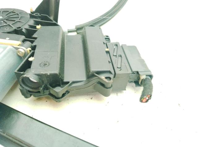 7M3959802 Motor del elevalunas de la puerta delantera derecha  disponible Utrera