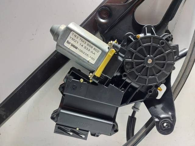 7M3959802 Motor del elevalunas de la puerta delantera derecha  en stock Granada