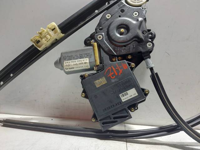 7M3959811 VAG Motor del elevalunas de la puerta trasera izquierda comprar Madrid