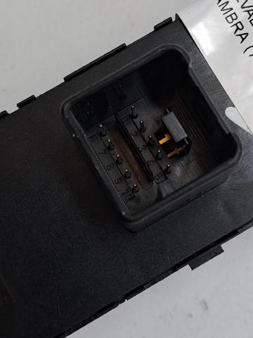 7N0959857 Unidad de control de elevalunas delantera izquierda  comprar en Reus