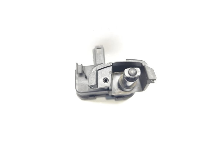7P0810773F Motor de apertura de tapa de combustible  disponible Utrera